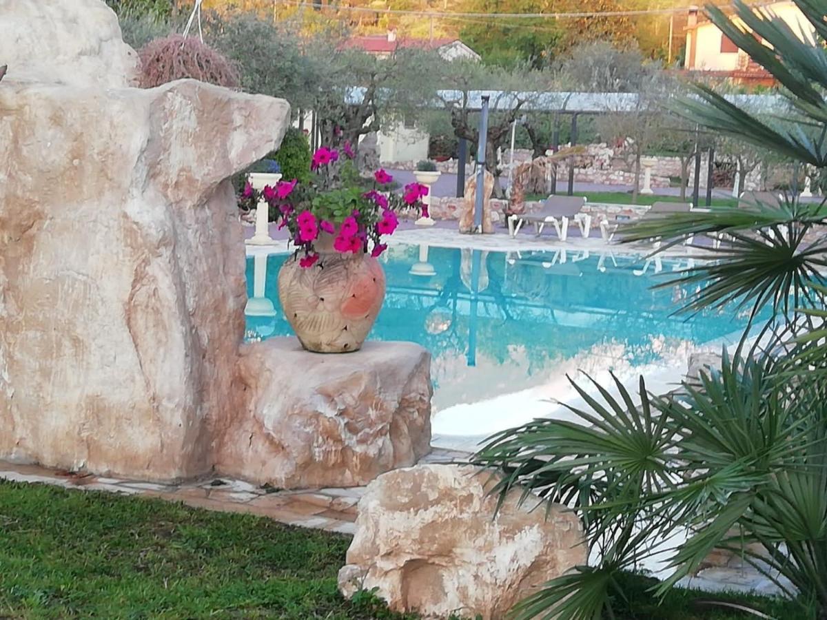 Residenza Nosy Be Villa Palombara Sabina Екстериор снимка