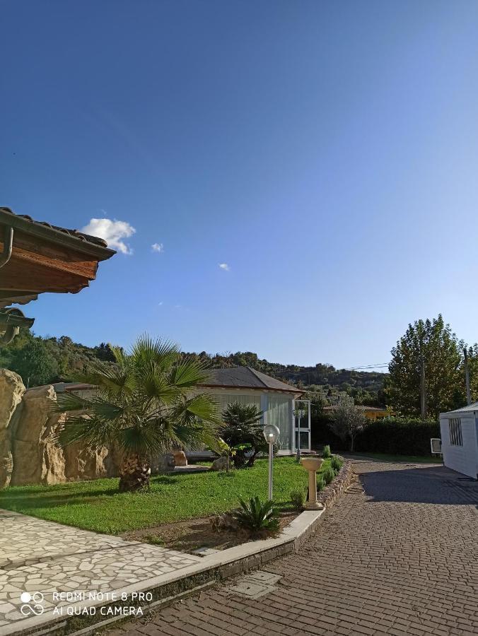 Residenza Nosy Be Villa Palombara Sabina Екстериор снимка